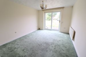 Lounge/Diner- click for photo gallery